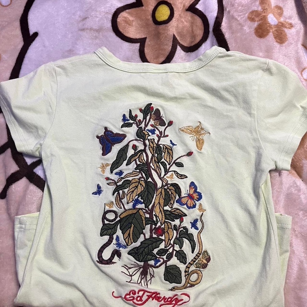 Ed Hardy baby tee.        TAKING OFFERS!!!